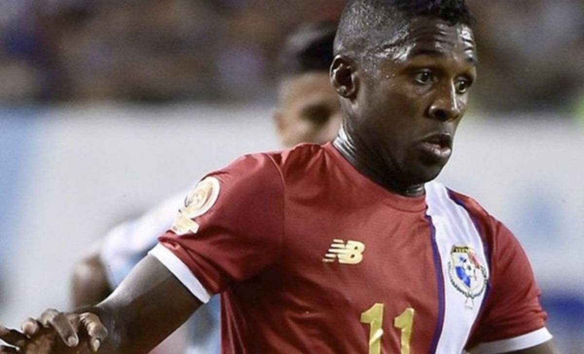 El Panameño Armando Cooper en Santiago para unirse a la Universidad de Chile