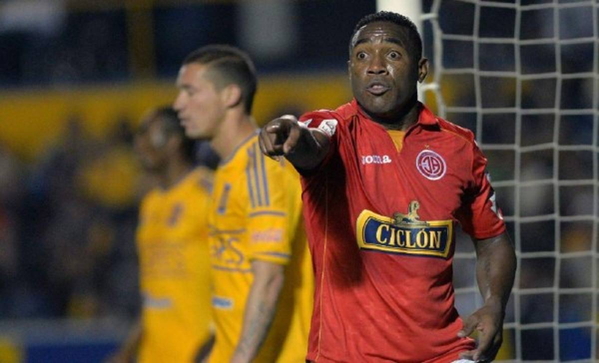 Panameños Ricardo Buitrago y Luis Tejada le dan la victoria al Juan Aurich en Perú