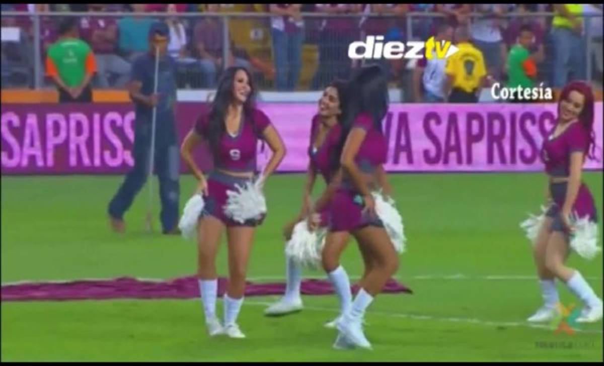Bellas chicas se robaron el show en el clásico entre Saprissa y Alajuelense