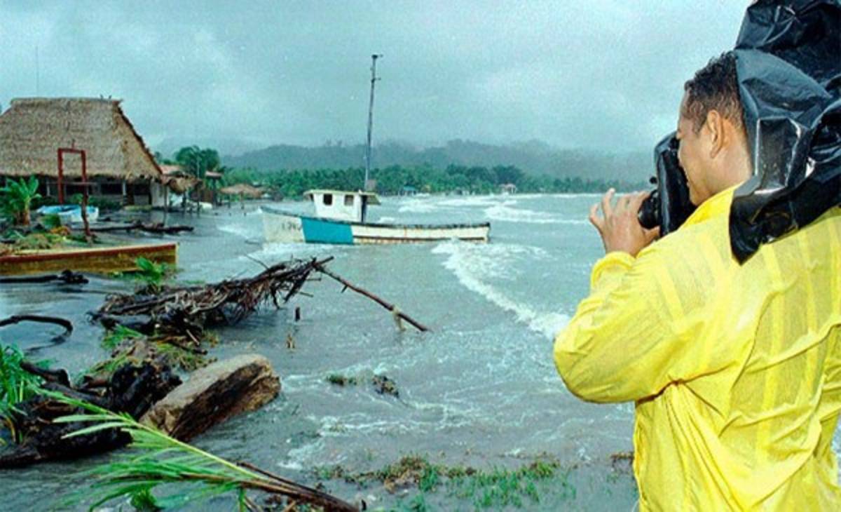 Tenebrosas fotos: Se cumplen 20 años del mortífero paso del Huracán Mitch por Honduras