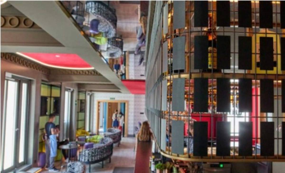 La vida de rico de Cristiano Ronaldo en Mánchester: Su mansión y la petición de la Reina Isabel