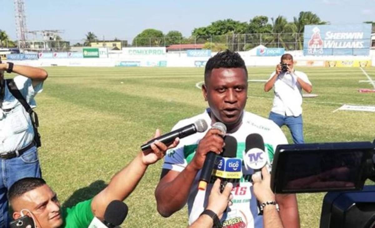 Baño de aceite quemado, uno apaleado y otro apedreado: futbolistas hondureños que fueron agredidos en el extranjero