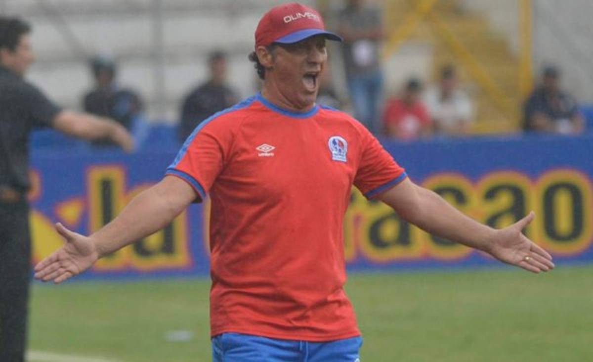 Con 'nuevo' fichaje y todo su arsenal: El 11 inicial de Olimpia ante Real España confirmado por Pedro Troglio