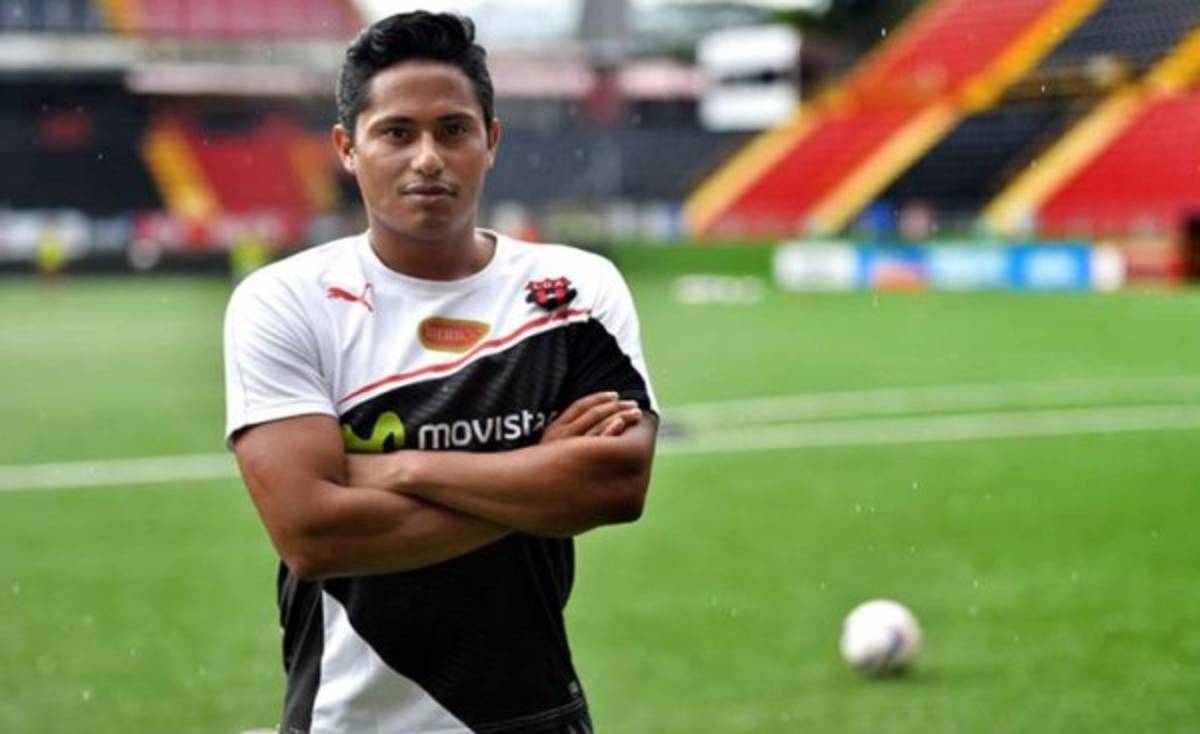 Ramón Núñez debutaría con Alajuelense después de la Uncaf