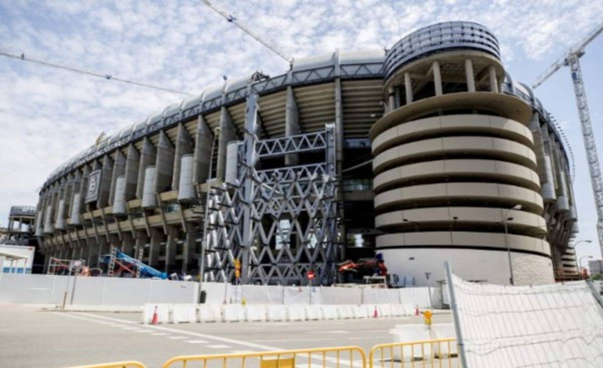 Así siguen las obras para el nuevo Santiago Bernabéu: La cubierta del estadio, en septiembre