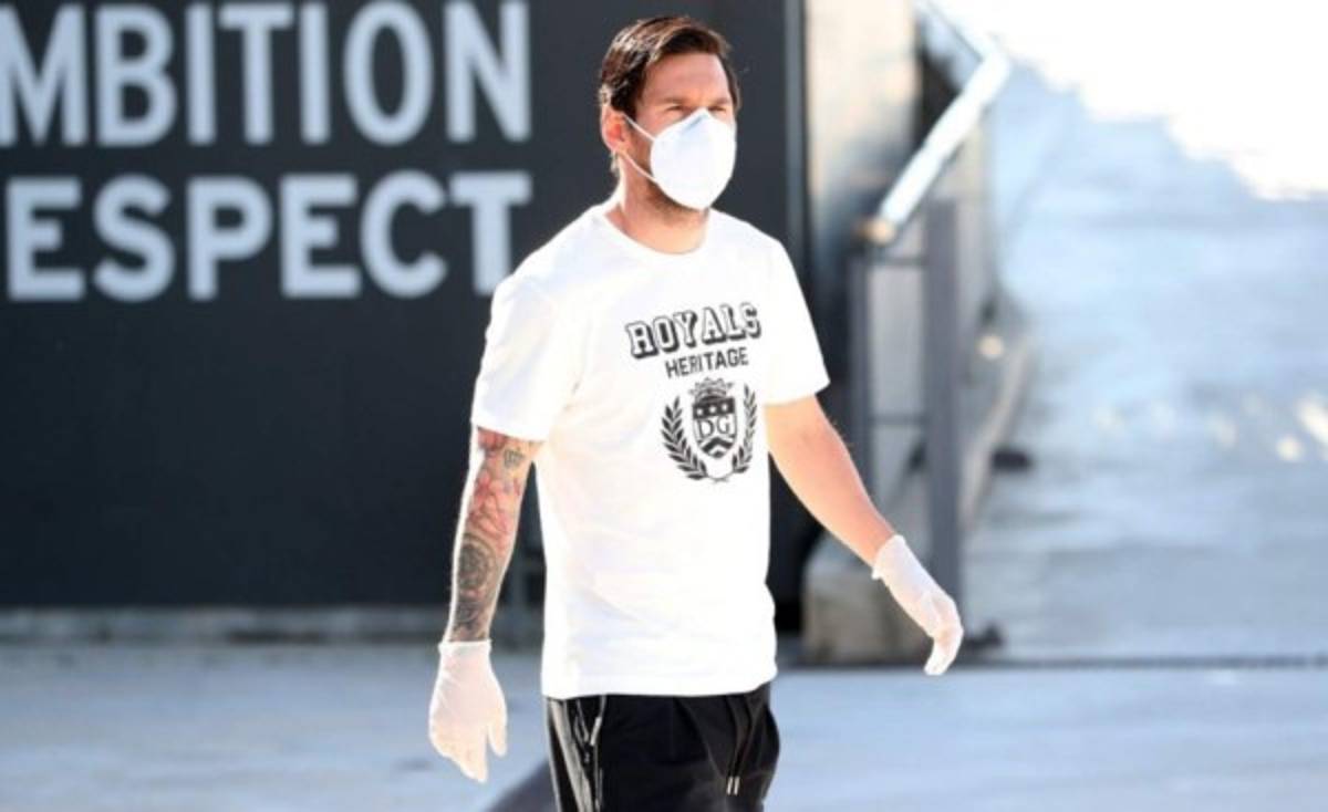 Autos sucios y nuevos 'looks': Así fue el regreso al trabajo de Messi y los futbolistas del Barcelona   