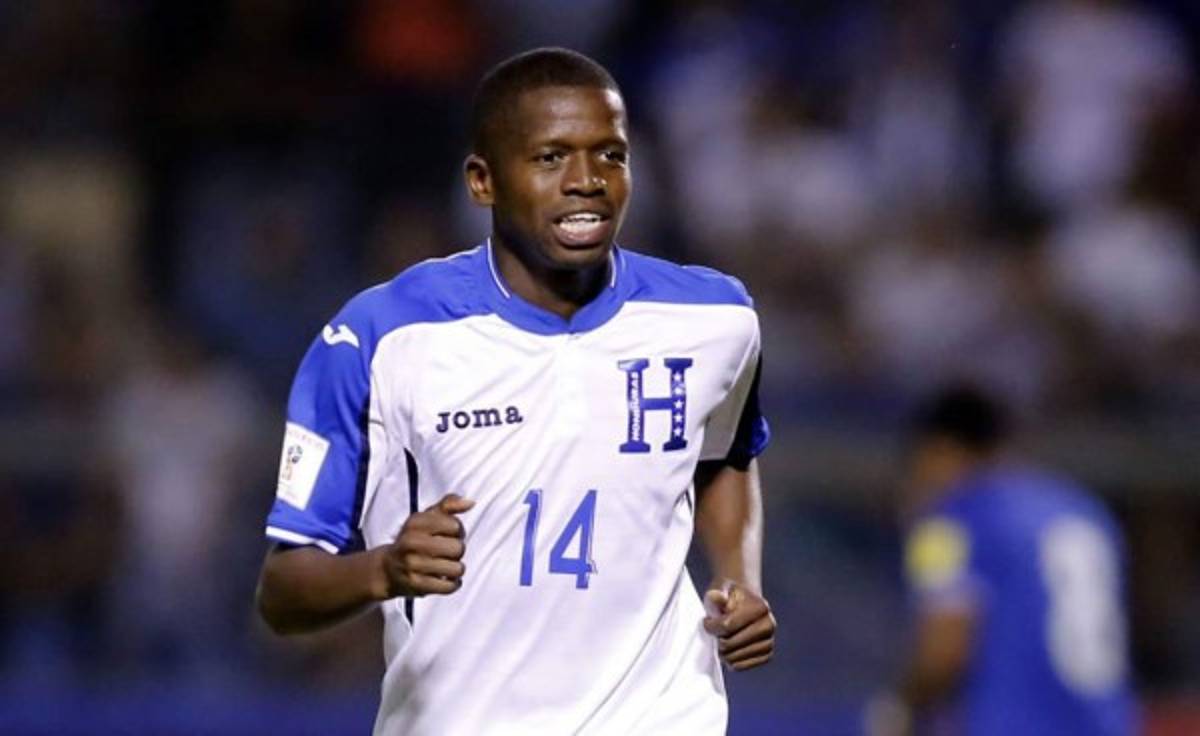 ¡OFICIAL! Fabián Coito manda nueve cambios en la alineación de Honduras ante El Salvador