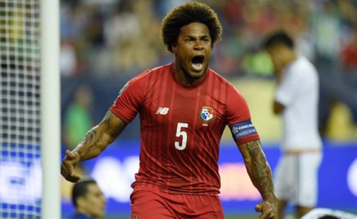 Panamá puso las alarmas en rojo luego de que su máxima figura saliera con molestias en su equipo