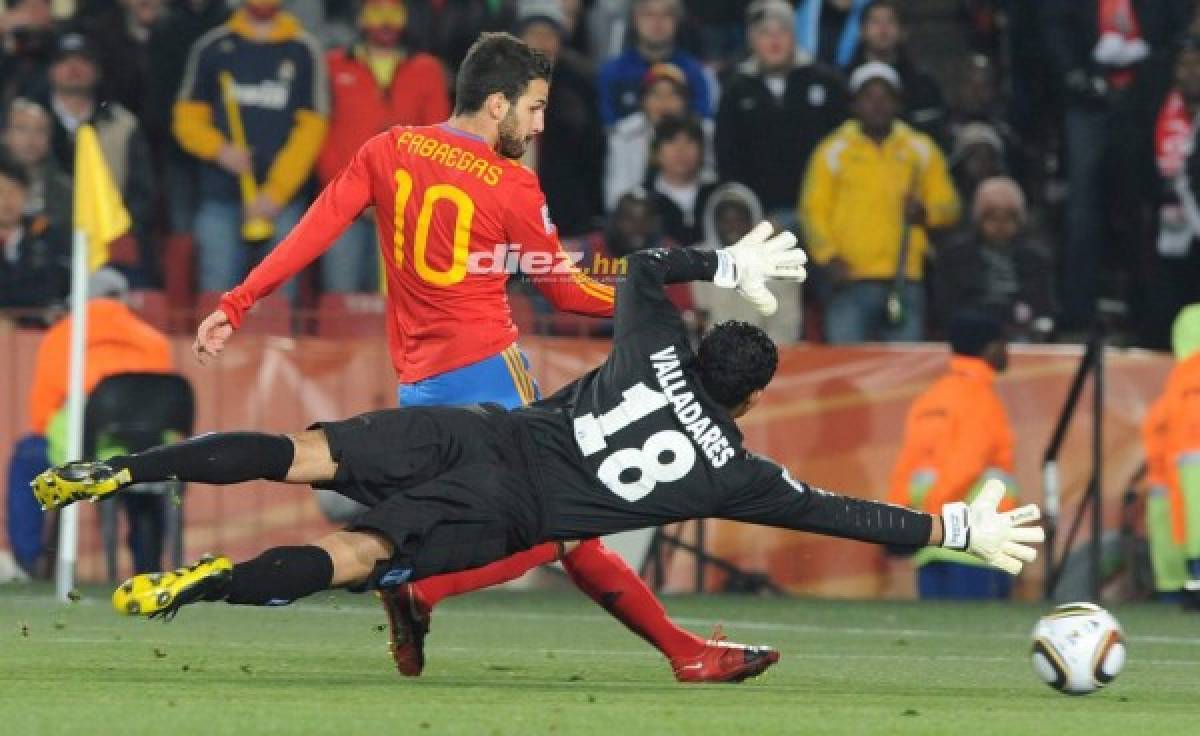 ¡Piqué sufrió con Welcome! Las imágenes del España-Honduras en Sudáfrica 2010