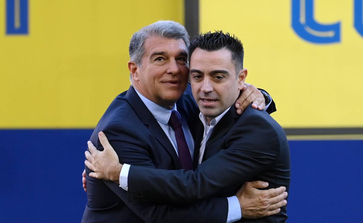 Xavi y Laporta trabajan para volver a poner al Barcelona en lo más alto.