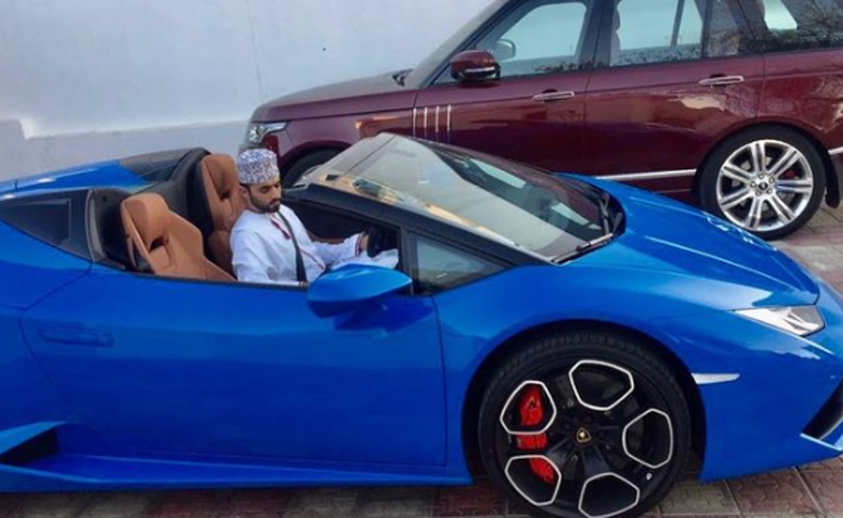 Este es el abogado que le hizo un ofertón a Messi por el bisht que recibió del Emir de Qatar y revela para qué lo necesita