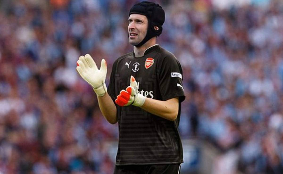 VIDEO: Petr Cech se confunde de camerino en Stamford Bridge