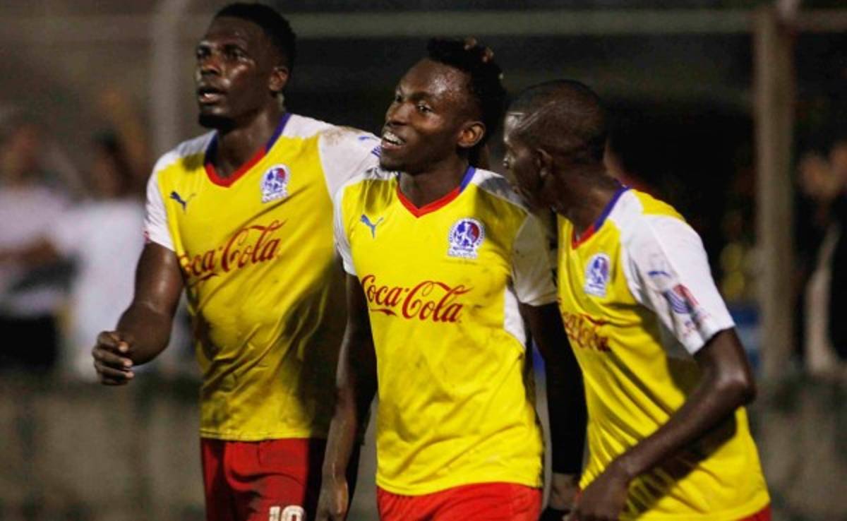 Alberth Elis: 'Yo venía listo, pero el profe es quien manda'