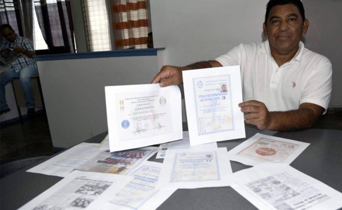 Ramón Reyes: 'Pido que me den la oportunidad de dirigir la selección mayor'