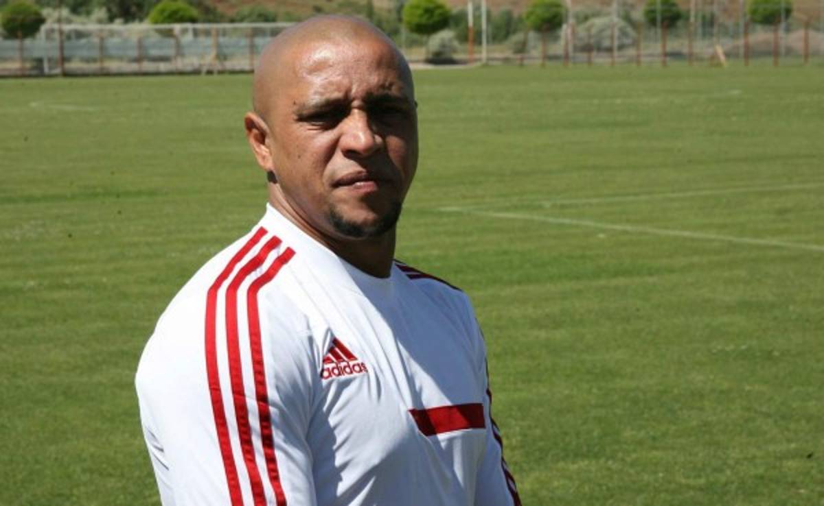 Roberto Carlos a Scolari: 'Yo habría llevado a Kaka, Ronaldinho y Robinho'