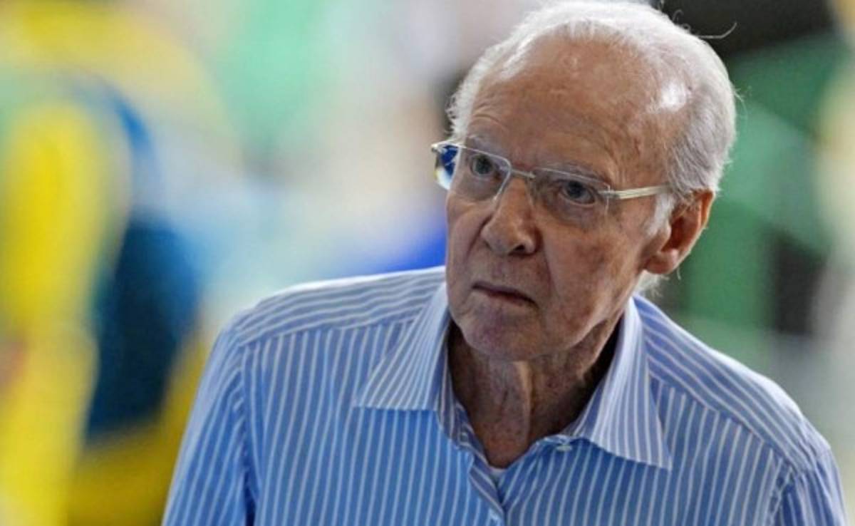 Zagallo se encuentra internado en Río por una bacteria en columna vertebral