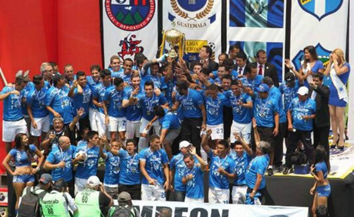 VIDEO: Golazo del 'Moyo' Contreras en el 'tetra' de Comunicaciones