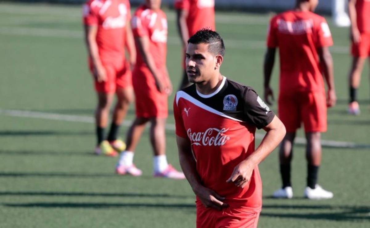 Júnior Sandoval se une a los entrenamientos de Olimpia
