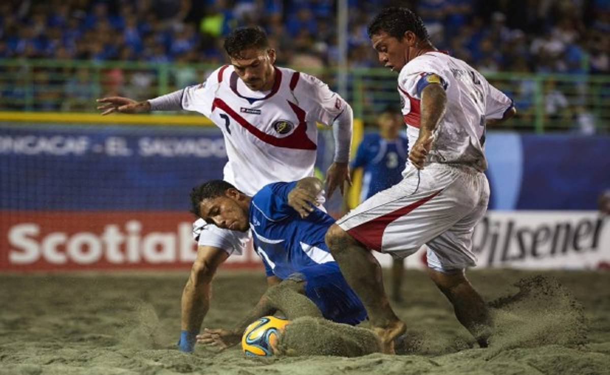 Selecciones centroamericanas de fútbol playa se preparan para Copa Uncaf en El Salvador