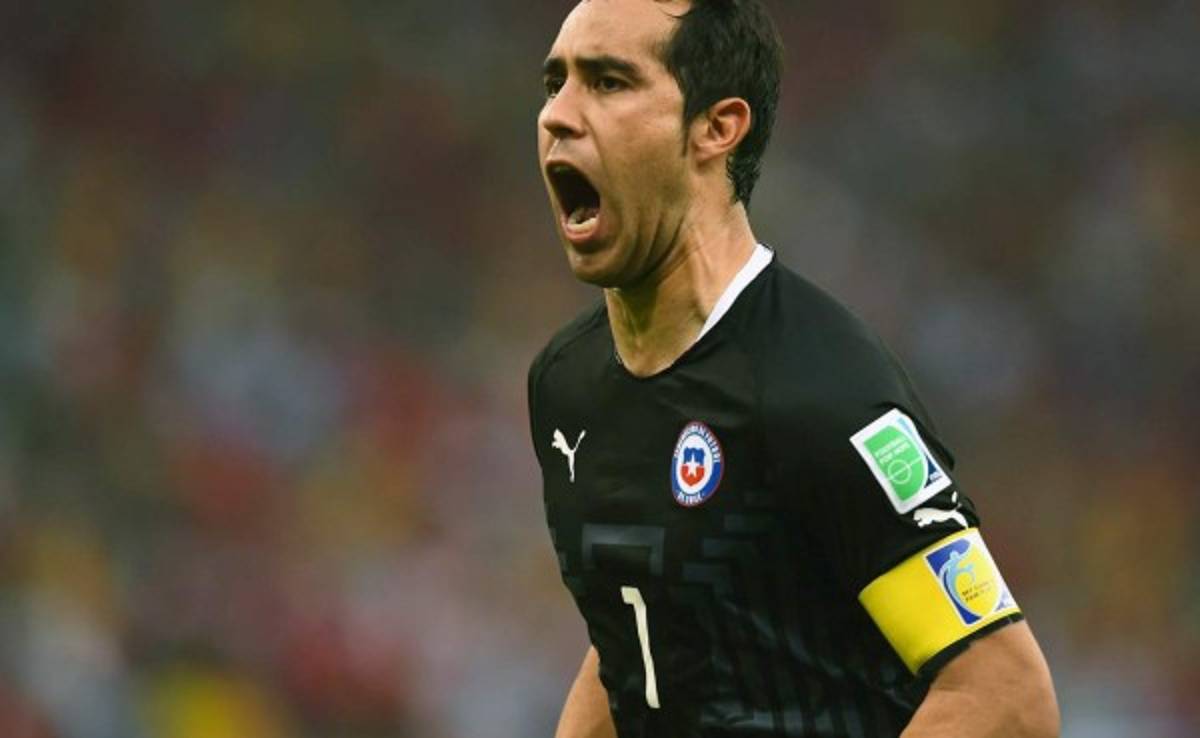 Claudio Bravo afirma que el gran objetivo de Chile es ir de nuevo al Mundial