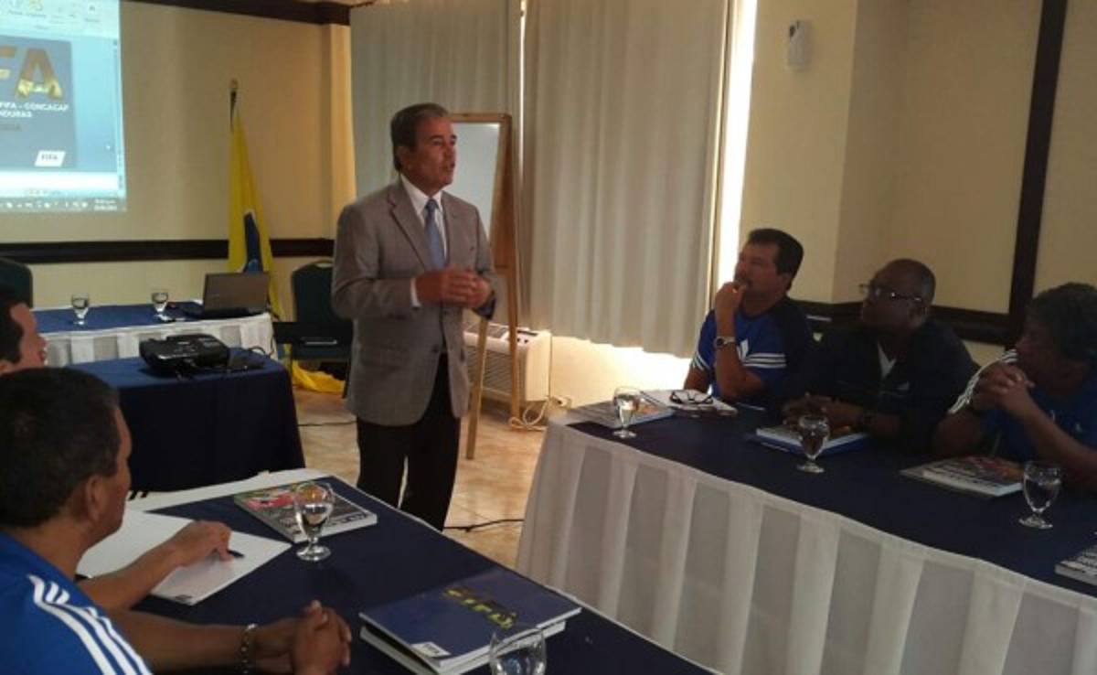 Pinto tiene su primer contacto con técnicos hondureños