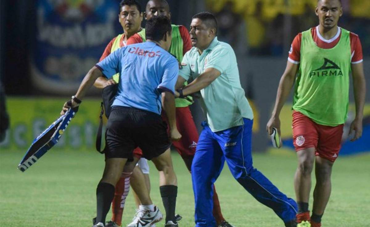 Preparador físico de Real Sociedad: 'Geovany Mendoza se autodenomina loco'