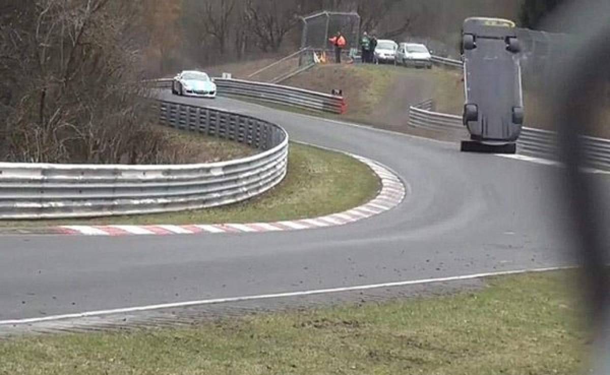 VIDEO: Un espectador muere durante una carrera de autos en Alemania