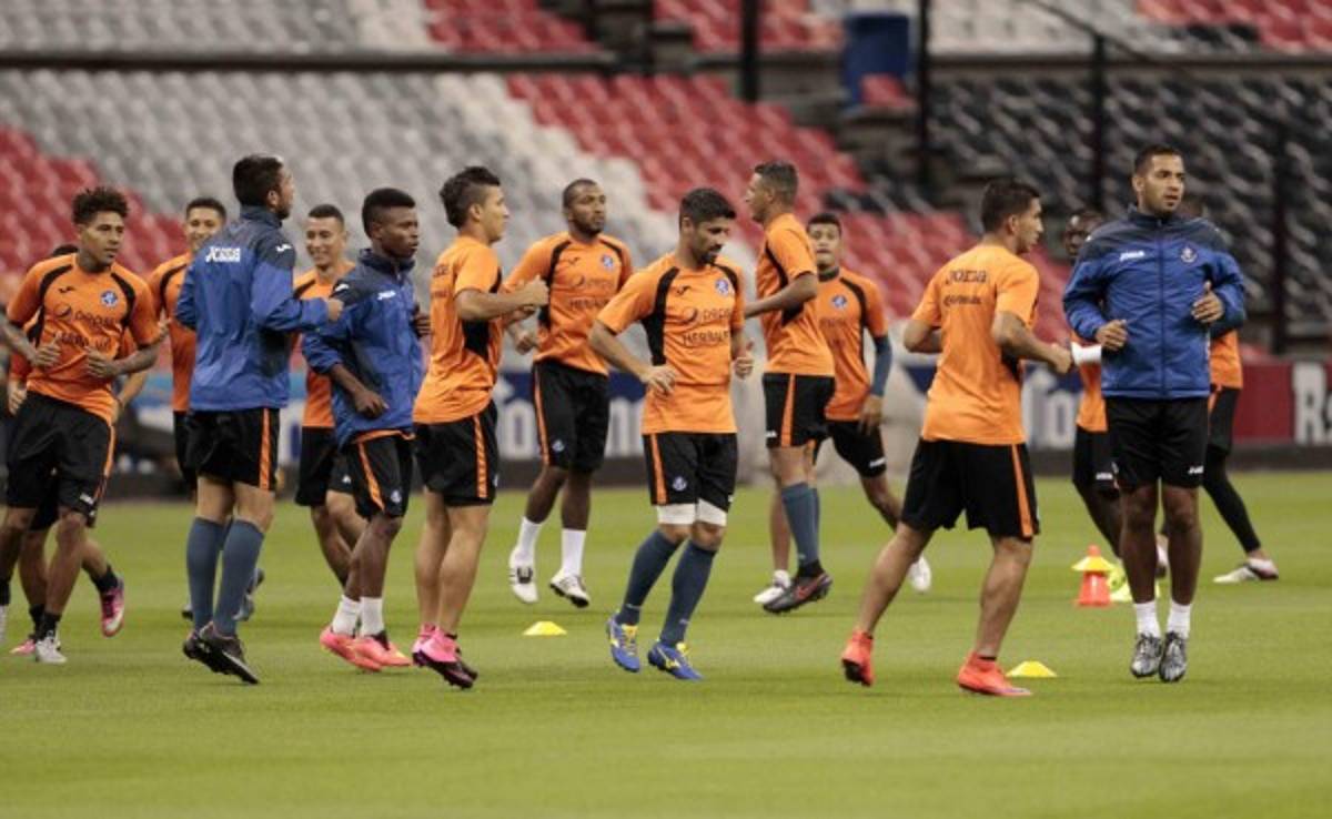 Motagua realizó el reconocimiento de cancha en el estadio Azteca