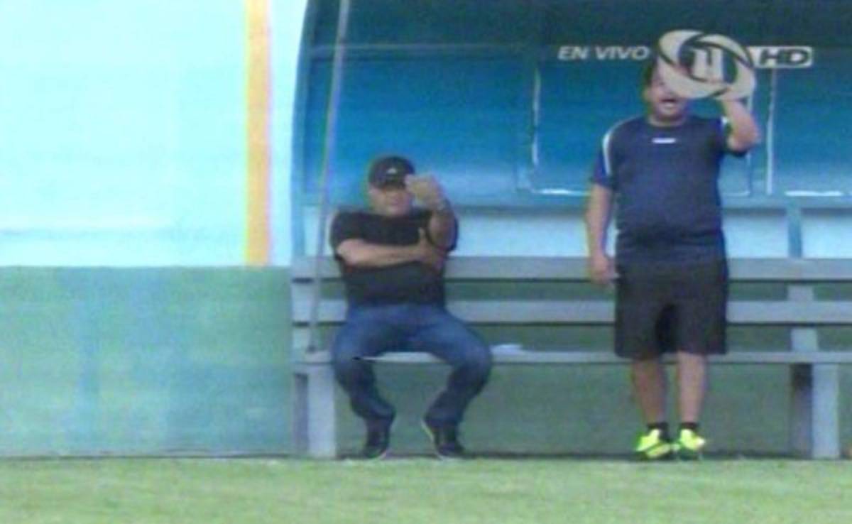 Carlos Orlando Caballero al árbitro tras expulsarlo: 'Vení a sacarme vos'