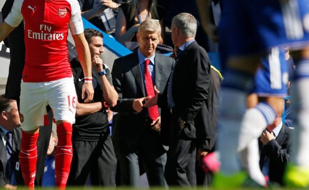 Mourinho enciende la hoguera y ataca de nuevo a Arsene Wenger