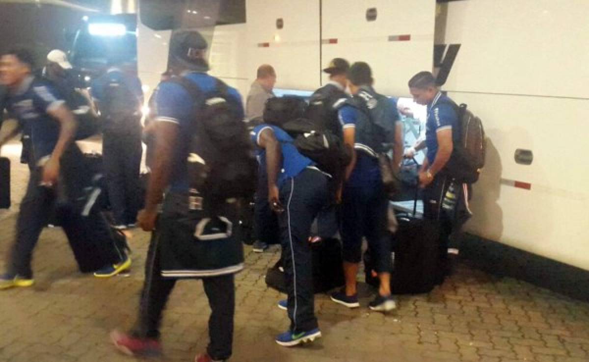 Selección de Honduras llega a Porto Alegre para enfrentar a Brasil