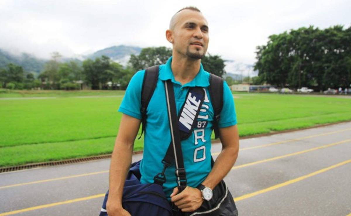 Zaldívar: 'Somos un equipo chico, la copa la tenemos a dos partidos'