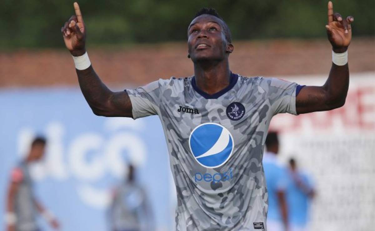 Rubilio Castillo regresa encendido y marcando goles con Motagua