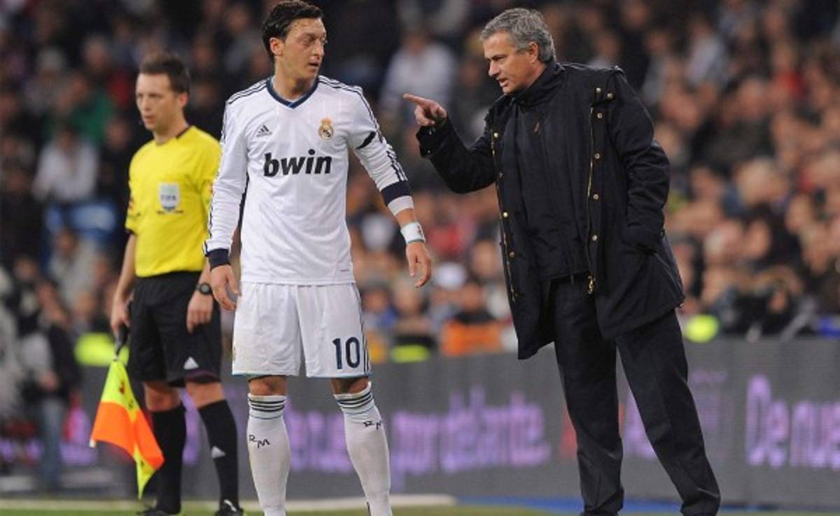 El once de lujo con el que tuvo problemas Mourinho