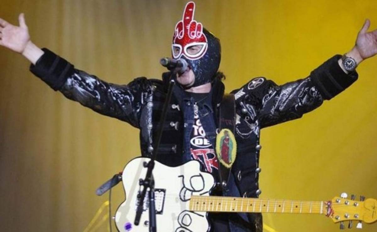 Alex Lora rinde homenaje al Perro Aguayo Jr&nbsp;&nbsp;