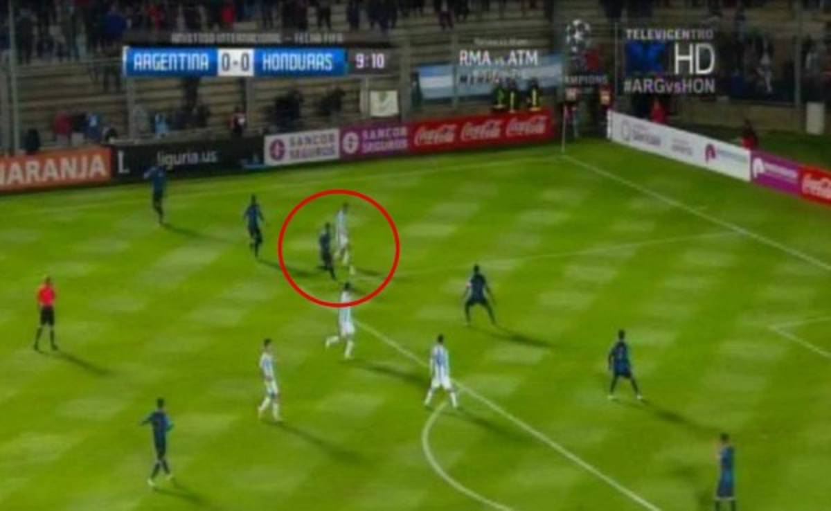 Tremendo y sensacional baile de Ángel Di María a la defensa de Honduras