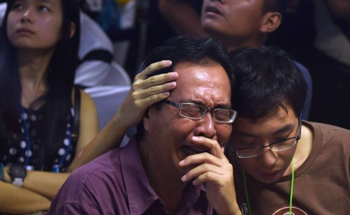 Informe especial: Encuentran restos del avión de AirAsia desaparecido el domingo