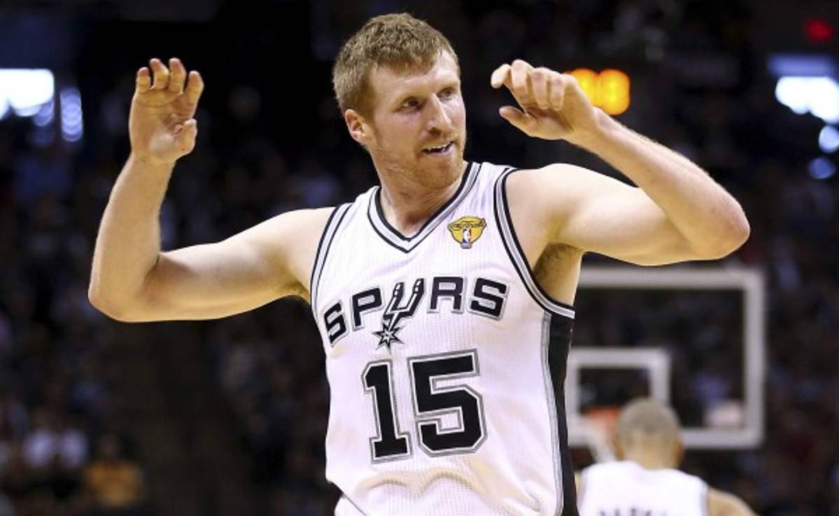 Matt Bonner culpa al iPhone por su bajo rendimiento