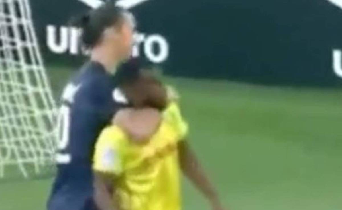 VIDEO: Zlatan Ibrahimovic 'ahorca' a un jugador del Nantes
