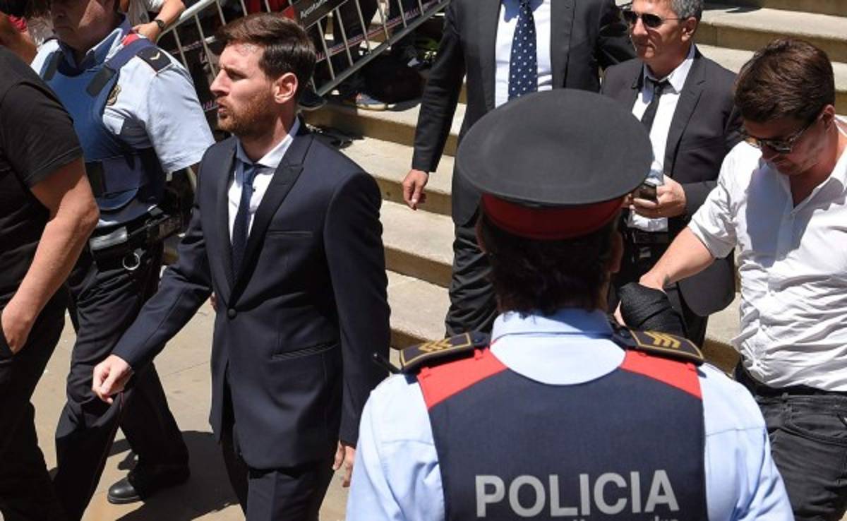 La Fiscalía pide la absolución de Messi por fraude fiscal, pero culpa al padre
