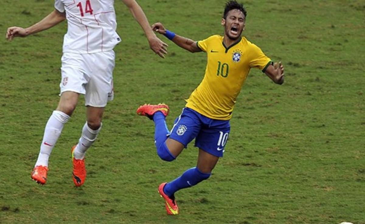 VIDEO: Ojo Honduras con Neymar; aquí sus grandes piscinazos