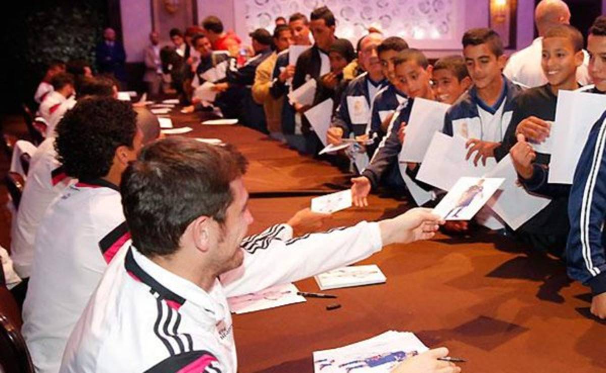 La plantilla del Real Madrid reparte alegría en Marrakech