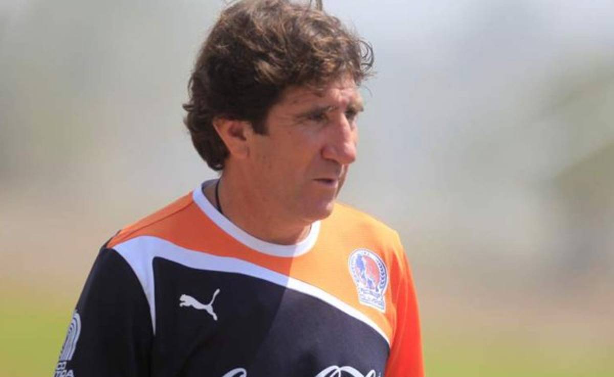 Confirmado: Héctor Vargas seguirá al frente del Olimpia
