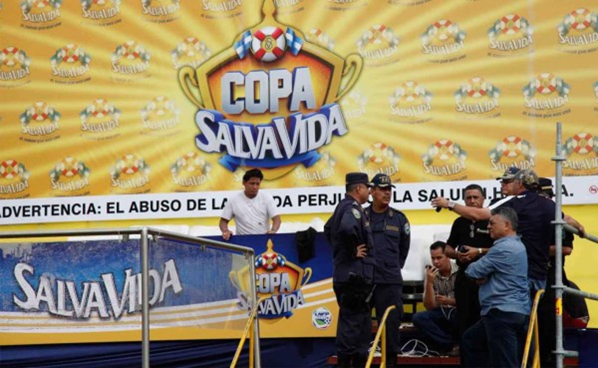 Modernidad y comodidad en la entrega de la Copa de Campeón