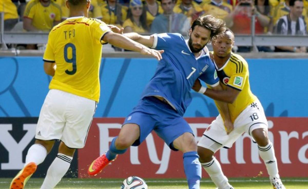 FIFA y UEFA amenazan con excluir a clubes griegos de partidos internacionales