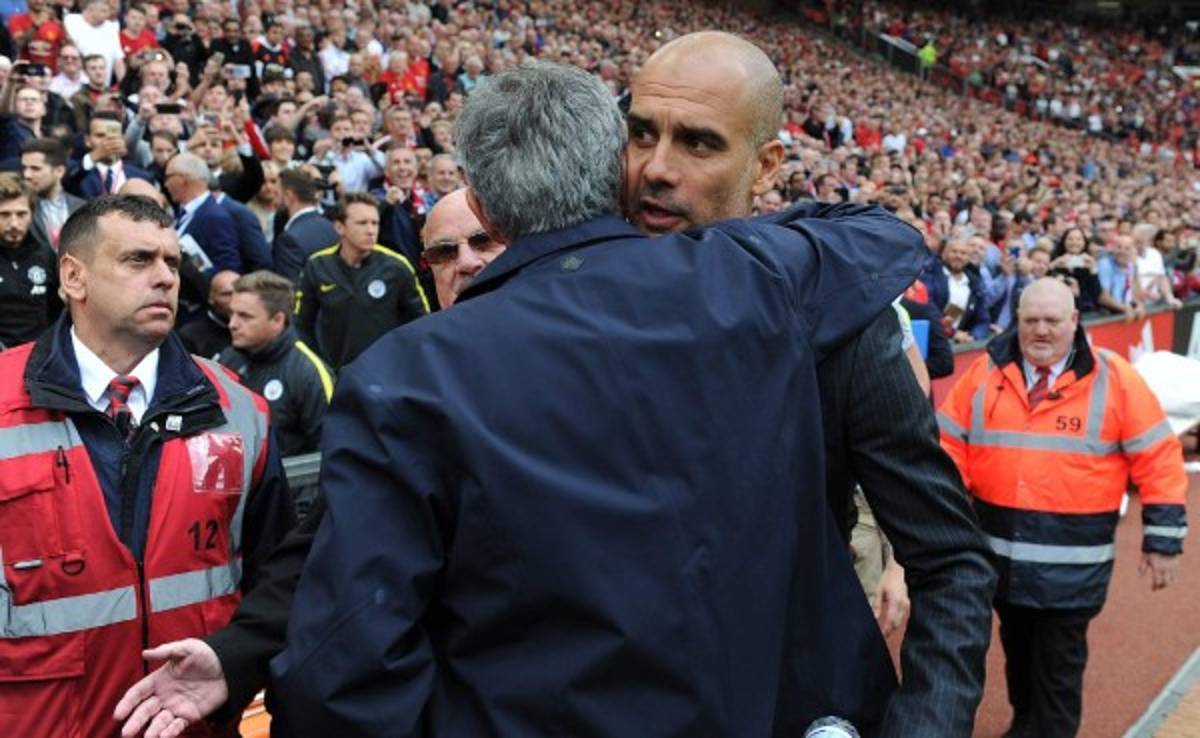Mourinho y Guardiola, saludo afectuoso antes del derbi