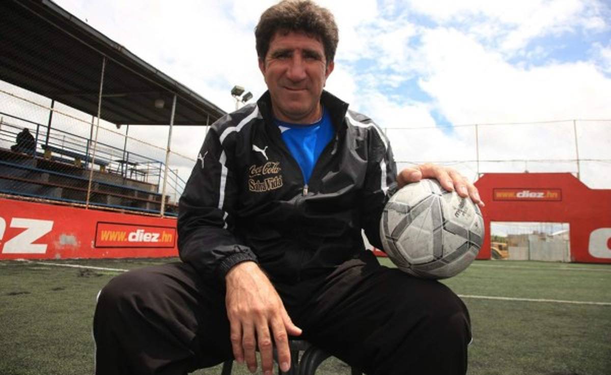 Héctor Vargas: 'No me miro mucho tiempo en Olimpia'