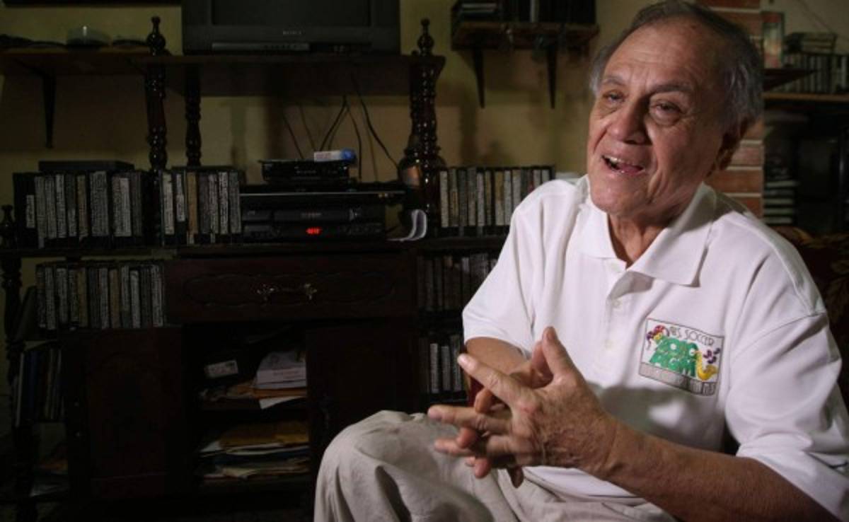 Chelato Uclés agradece el apoyo y envía mensaje navideño a Diez