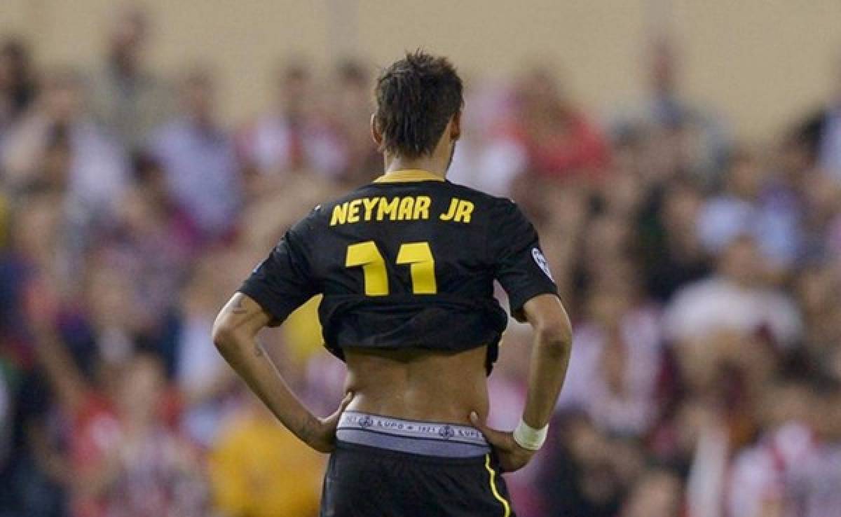 Neymar, acusado de mostrar intencionalmente marca de sus calzoncillos