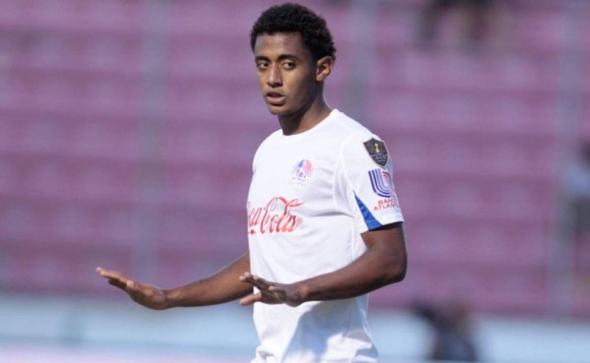 VIDEO: El terrible penal lanzado por el 'Choco' Lozano ante Herediano